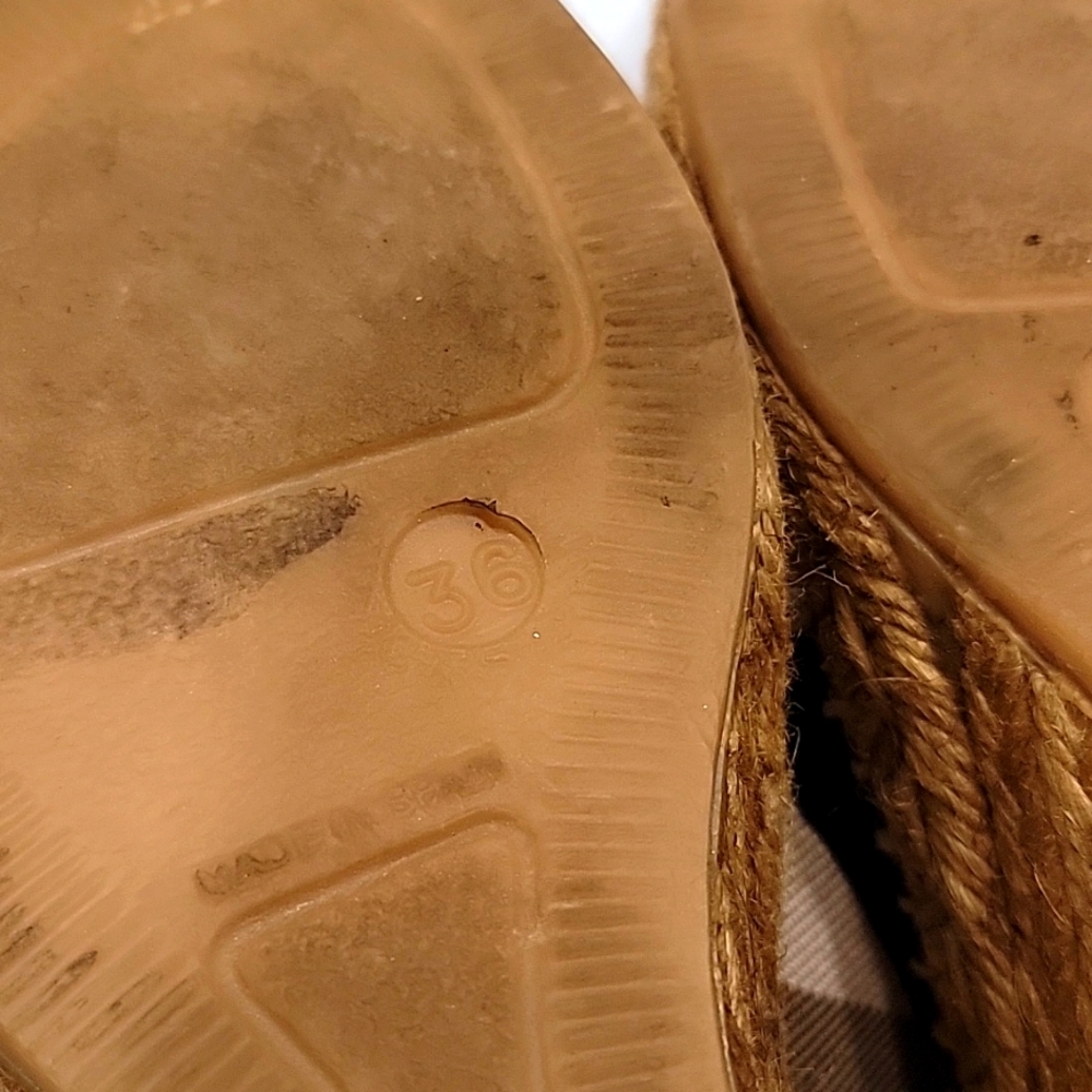 Burberry wedge sandals - Picture 7 of 10